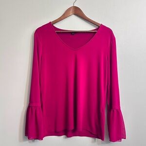 Banana Republic Fuchsia V-Neck Blouse🤍🌷